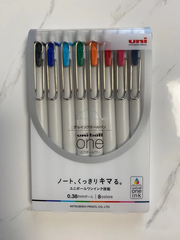 Coffret 8 stylos gel uni-ball one 0,38 mm